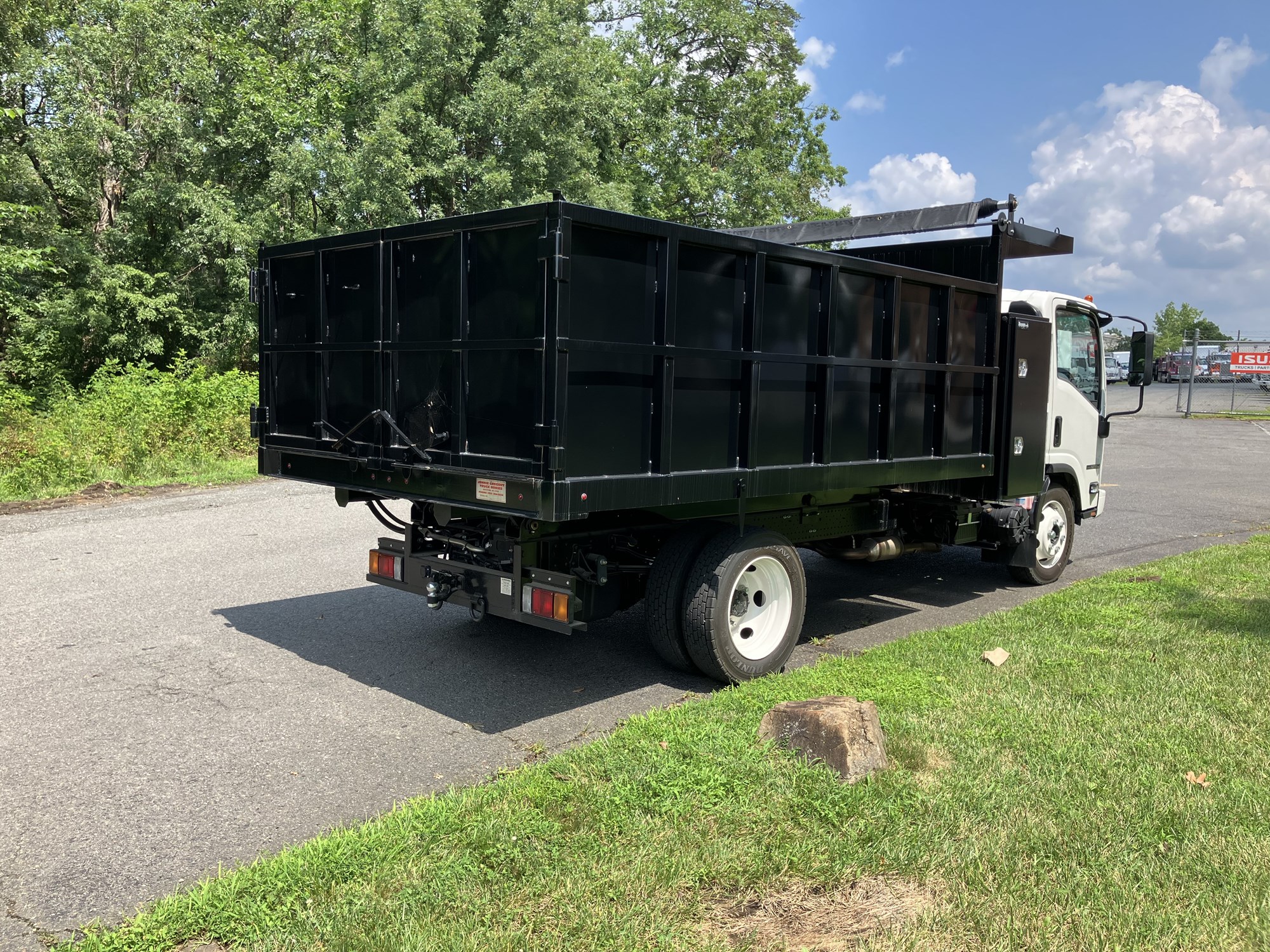2024 Isuzu NPRGASHD 1F3 - image 5 of 6
