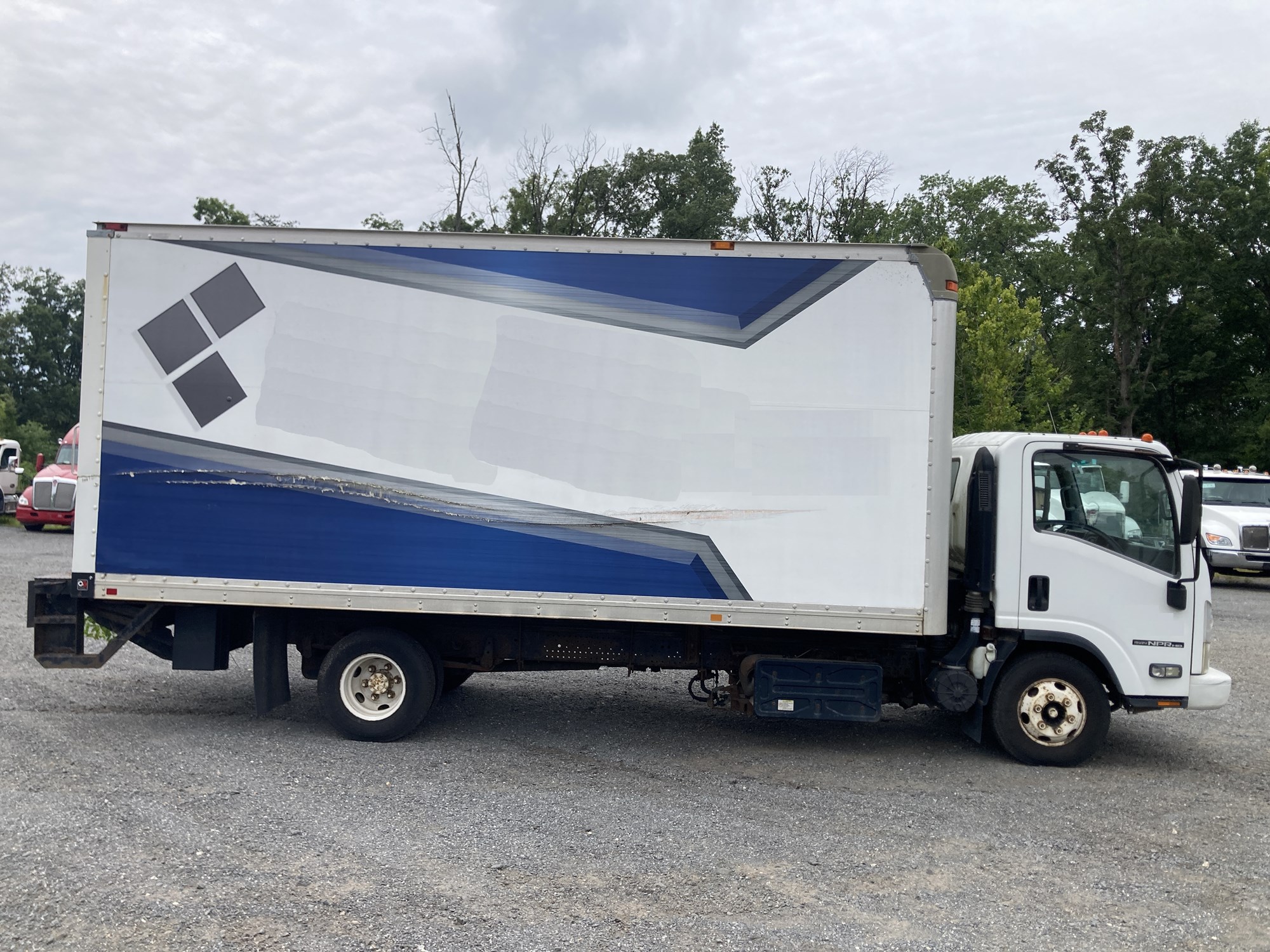 2011 Isuzu NPR HD NF4 - image 4 of 6