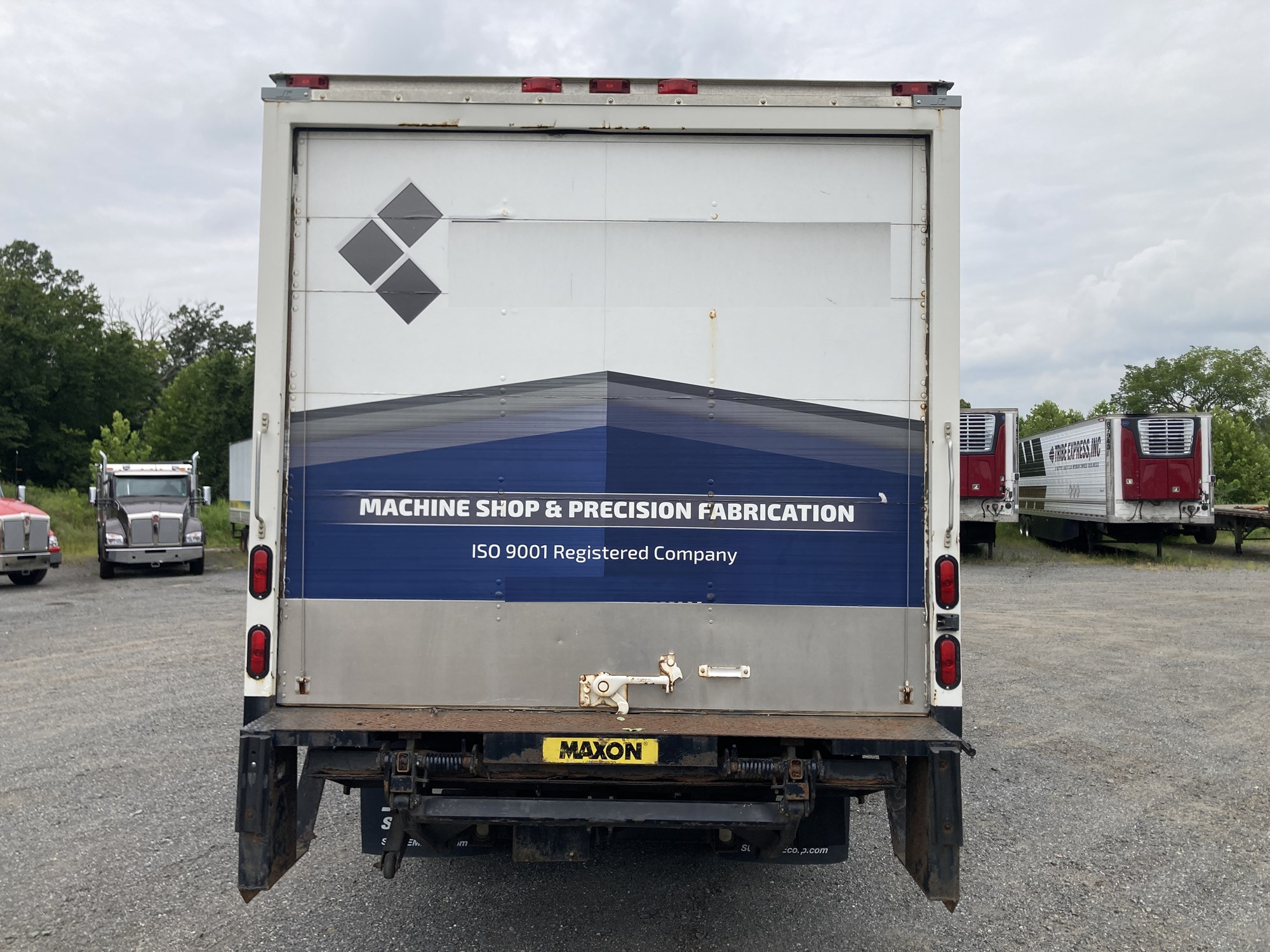 2011 Isuzu NPR HD NF4 - image 6 of 6