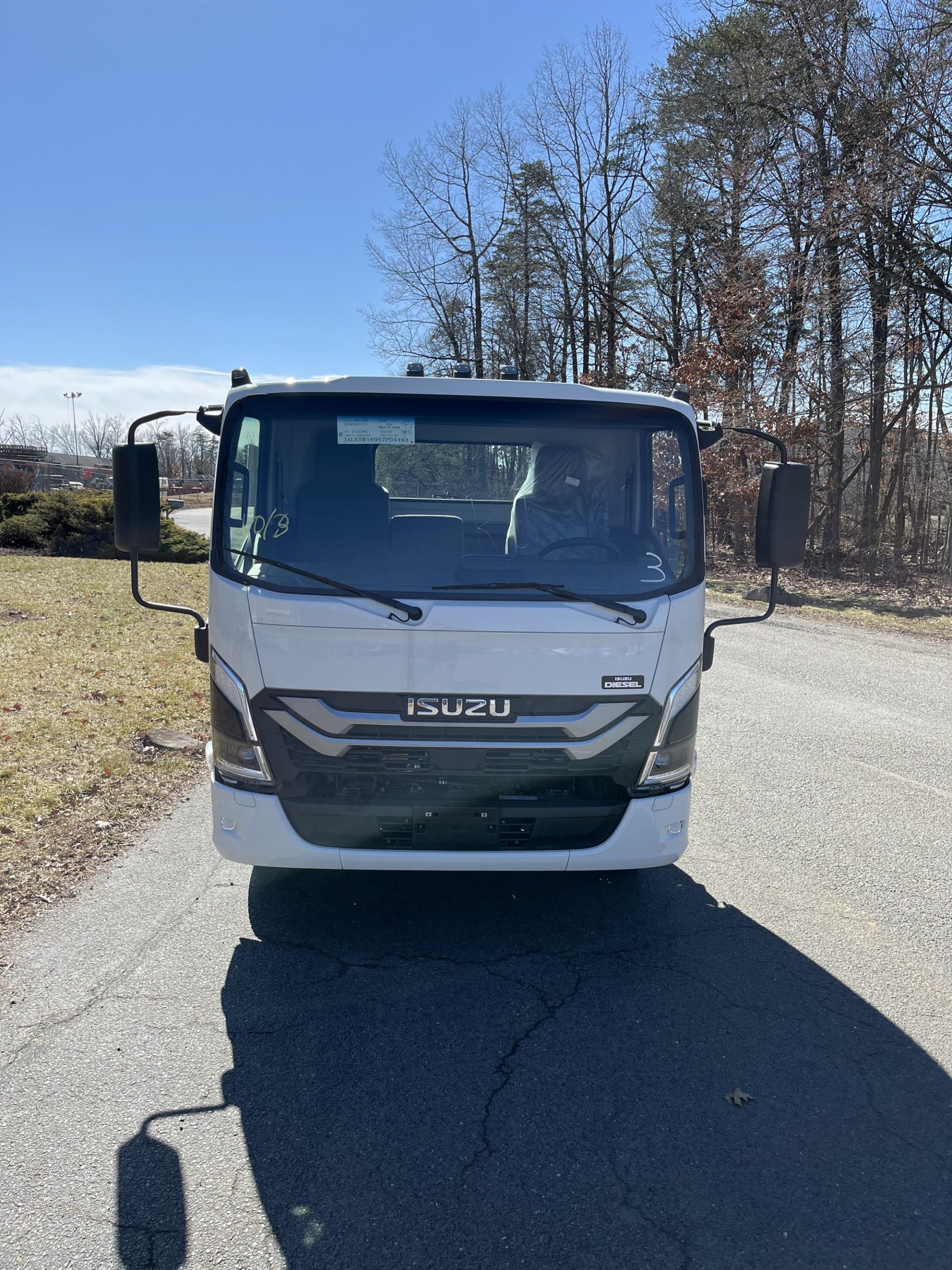 2025 Isuzu NRR 3U3 - image 2 of 4