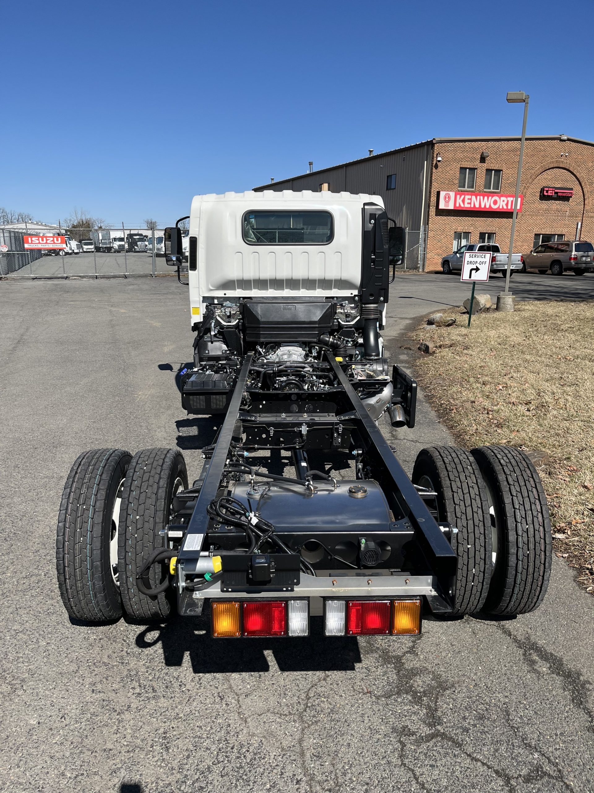 2025 Isuzu NRR 3U3 - image 4 of 4