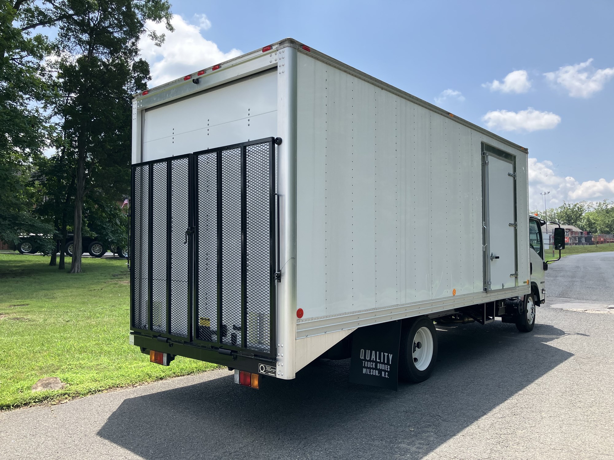 2024 Isuzu NPR GAS HD 1F4 - image 5 of 6