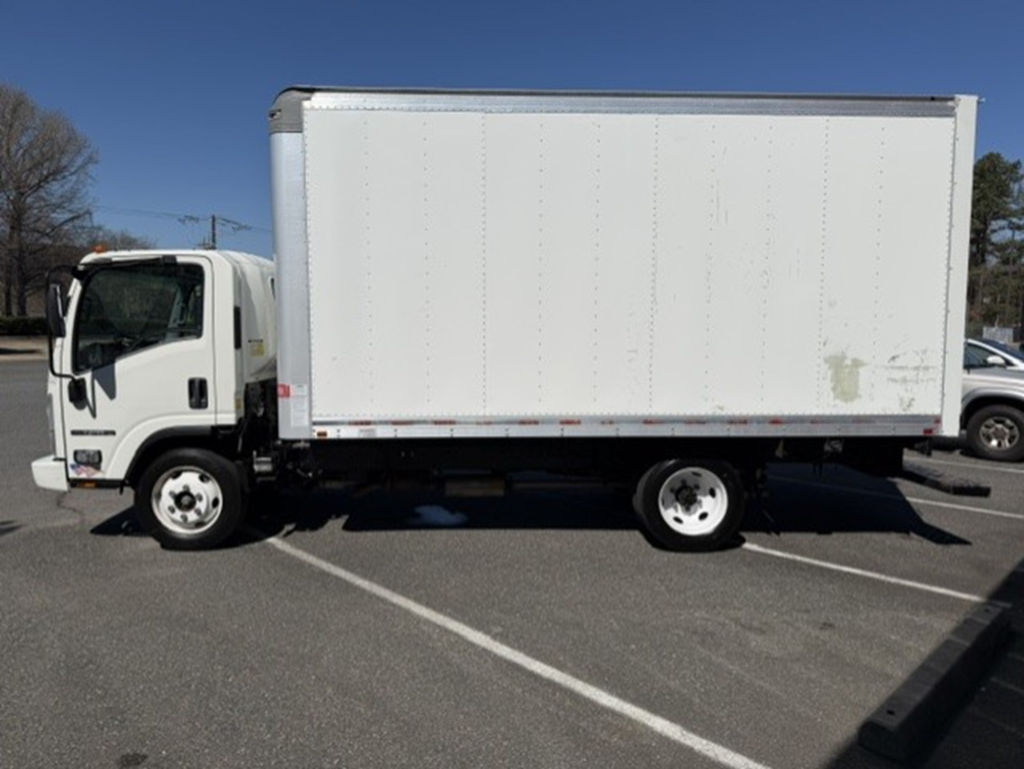 2021 Isuzu NPR HD 2021 Isuzu NPR HD - image 2 of 6