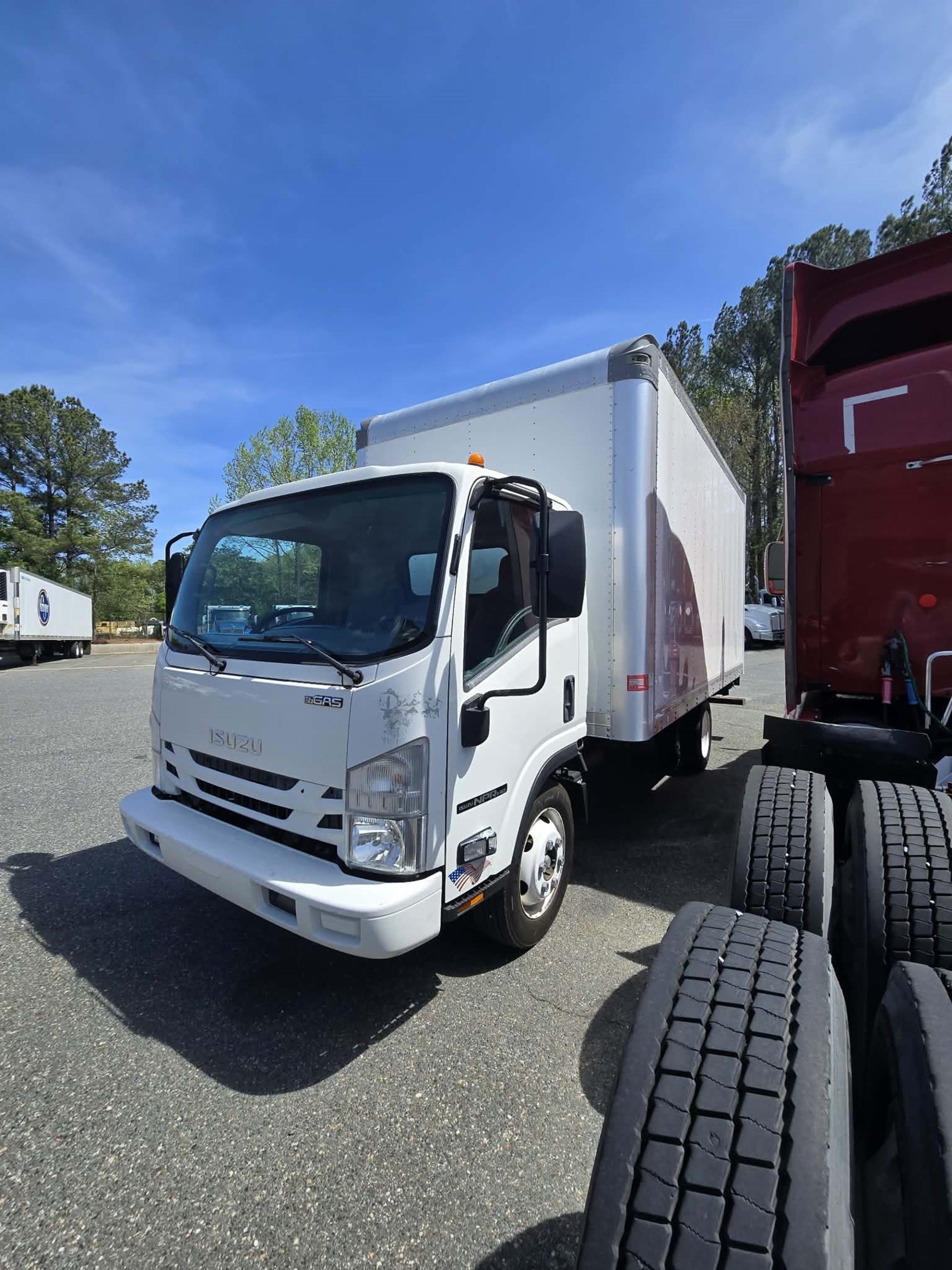 2021 Isuzu NPR HD 2021 Isuzu NPR HD - image 4 of 6