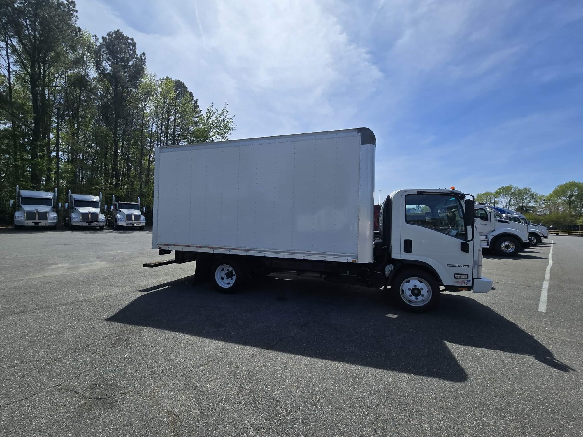 2021 Isuzu NPR HD 2021 Isuzu NPR HD - image 6 of 6