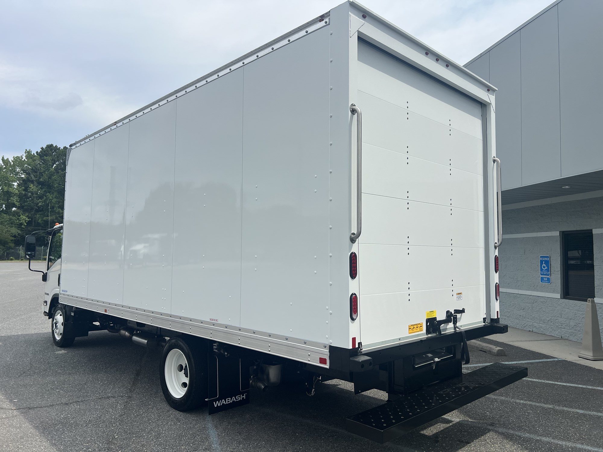 2026 Isuzu NPR GAS HD 1F4 2026 Isuzu NPR GAS HD 1F4 - image 5 of 6